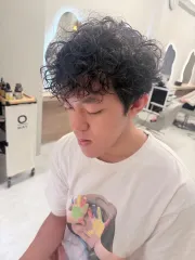 男生燙髮作品，設計師 陳俐淳(mia)💇，台北大同區JOLI Hair Salon (南西店)