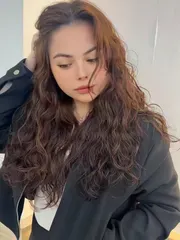 性感捲髮作品，設計師 陳俐淳(mia)💇，台北大同區JOLI Hair Salon (南西店)