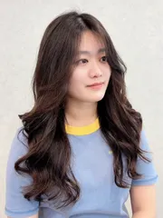 鬆軟燙作品，設計師 由佳，高雄左營區REVŌ Salon