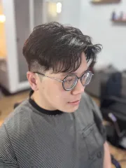 韓系73分作品，設計師 小9，高雄三民區99 Barbershop