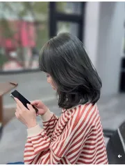 免漂灰綠作品，設計師 Ginnie Lin，高雄前金區境界髮型沙龍