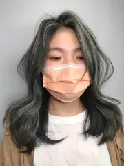 線光染+霧灰綠+女生染髮作品，設計師 KAI，台南東區髮の匠Hair salon