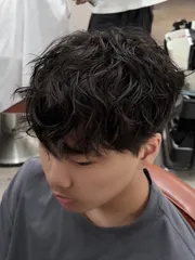 萊斯利卷作品，設計師 小豆，台中西區囧Hair