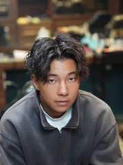 日系縱落燙作品，設計師 yuru玉儒（帥哥），高雄左營區Johns barber shop