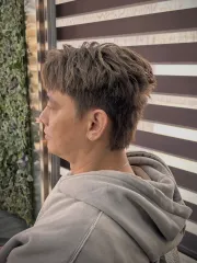 霧感灰色作品，設計師 歐利，高雄左營區IZZI