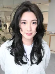 慵懶層次燙髮作品，設計師 Joemay，台中西屯區KOREWA 大隆店 2F