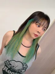甜酷個性綠🧪作品，設計師 Anyu🫧，高雄三民區瘋美學髮廊