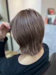 鎖骨中長髮翹翹頭