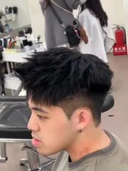 鋼夾前刺作品，設計師 vincent，台中北區裏Hair