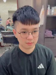 韓式剪裁作品，設計師 Momo，高雄苓雅區雙藝髮廊