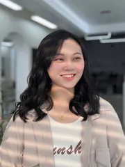 韓系層次燙髮作品，設計師 薛加馨，台南東區尤拿成大館