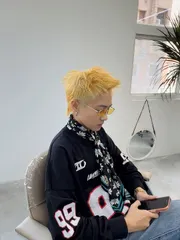 燙前刺結合高漂金髮，打造俐落、有線條感的造型。作品，設計師 Ester江柔，台中北區KOREWA