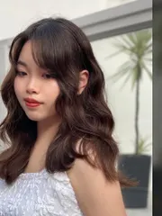 層次剪裁作品，設計師 Chloe，台北大安區Holly hair 敦化店