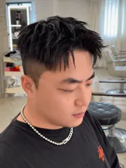 美式前刺短髮作品，設計師 Jason，台中北區O3O一中中二店