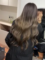 巴黎畫染作品，設計師 Kasey凱希，新北板橋區Holly hair