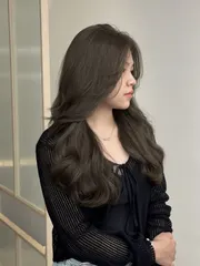 薄荷米棕&電棒燙作品，設計師 桑妮，台北大同區Komm hair 中山南西