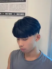 韓系微分碎蓋&磨皮藍黑作品，設計師 稀稀💕，台南中西區Ran Ran hair studio