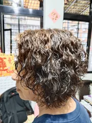 韓系層次燙髮作品，設計師 雅新-6號設計師，台北松山區晶星髮型