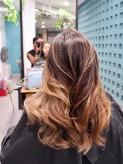 歐美柔和手刷染 ✨作品，設計師 Lyan🐈‍⬛，高雄新興區PS8 hair salon