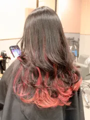 黑曜桃粉耳圈染 🖤🩷作品，設計師 Lyan🐈‍⬛，高雄新興區PS8 hair salon