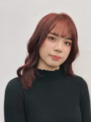 大波浪捲髮+紅棕色作品，設計師 Nicole 妮摳，高雄鼓山區Round2