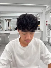 男士克客製燙髮作品，設計師 AdamChen，台北大安區He:arts Taipei