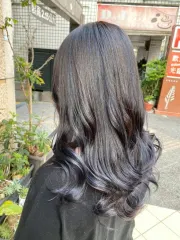 藍灰挑染作品，設計師 Kiki，台中西屯區Ek hair salon