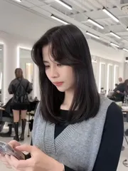 瀏海蓬鬆燙作品，設計師 Amber，台南東區Komm Hair 南紡店