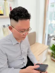 男士捲髮作品，設計師 Cookie🎀，高雄三民區沐嵐美學