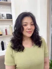法式捲髮作品，設計師 Cookie🎀，高雄三民區沐嵐美學