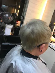 韓系層次作品，設計師 Eka💚🩵 💗🧡💛，台中西屯區EK Hair salon