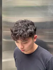 男生捲髮作品，設計師 Sam，台北大安區Round 2 大安店