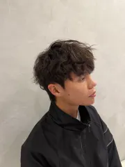 萊斯利捲作品，設計師 Jeno 傑諾，新北板橋區Klatch 府中店