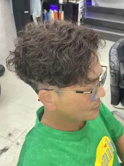 韓系男士燙髮作品，設計師 Viki，桃園中壢區VI STYLE HAIR