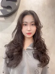 韓系層次燙作品，設計師 髮型師Apple🍎，台北中山區Vis hair salon