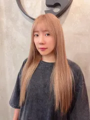 奶霜色+切齊長直髮