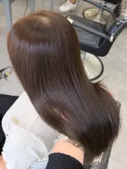 淺茶色作品，設計師 Qin，台北信義區Komm hair