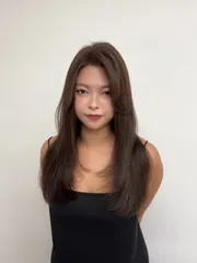 霧感質感髮色搭配層次剪✨作品，設計師 僑Chao，台北中山區Komm hair 松江店