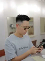 男生自然感短髮燙髮作品，設計師 Delay，台北大同區LOD hair salon