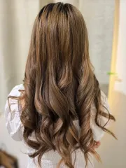 韓日系中長髪捲髮作品，設計師 💕 艾拉 엘라，台中豐原區髪妝舍