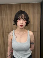 日系層次翹翹短髮燙作品，設計師 Zoe，台北大同區KOMM Hair中山南西店