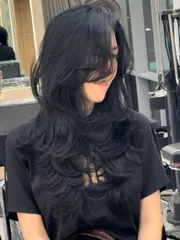 凌亂感層次燙作品，設計師 Zoe，台北大同區KOMM Hair中山南西店