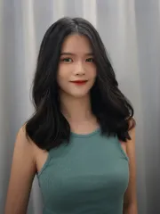 慵懶氣墊燙作品，設計師 Yumi由美，台北中山區szuk hair salon 台北松江店