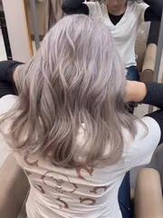 白髮共存手刷染作品，設計師 金 hair salon黛比，台中北區金 hair salon