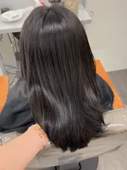 黑茶色作品，設計師 Yumi，台北大安區Komm hair 忠孝店