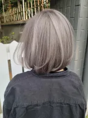 冷調灰色鮑伯髮型