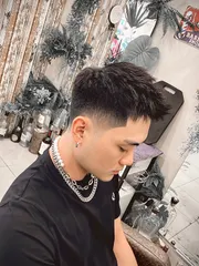 美式前刺