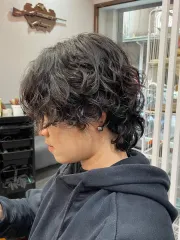 男生燙髮、中性髮型作品，設計師 Riber💈瑞柏，台中西區Poison Hair