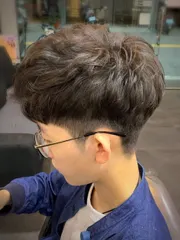 男生燙髮、中性髮型作品，設計師 Riber💈瑞柏，台中西區Poison Hair