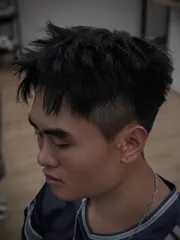 短髮前刺作品，設計師 Seán 尚恩，台北萬華區juju attic｜hair salon